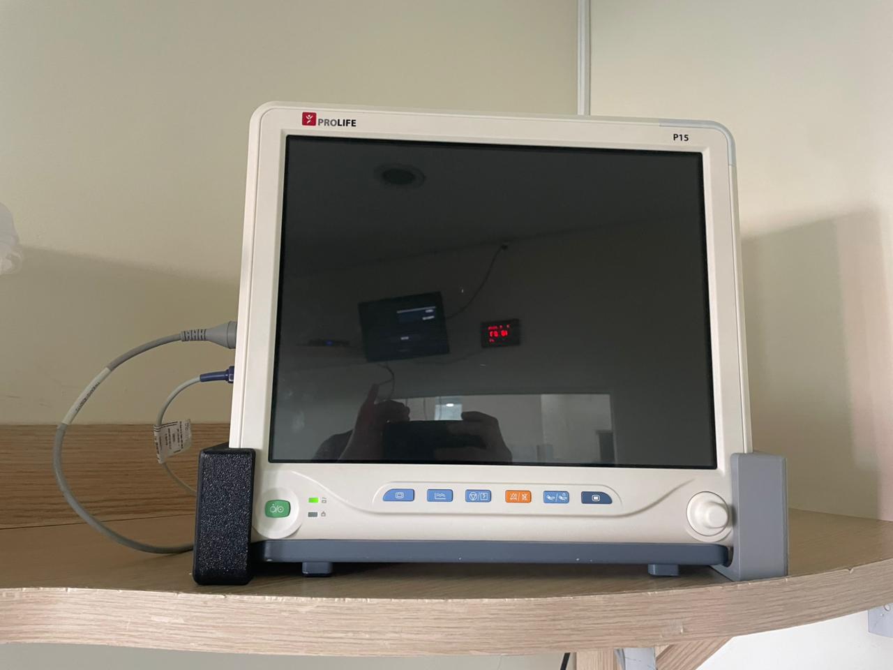 Suporte universal para monitor multiparâmetro